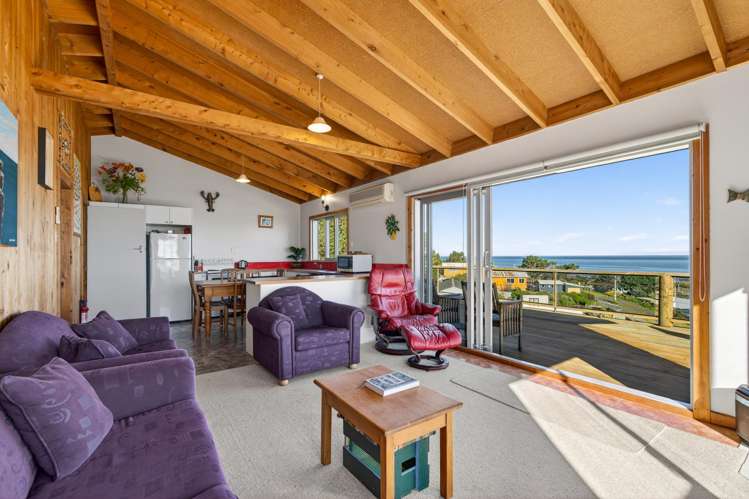 22 Seaview Avenue Cape Palliser_3