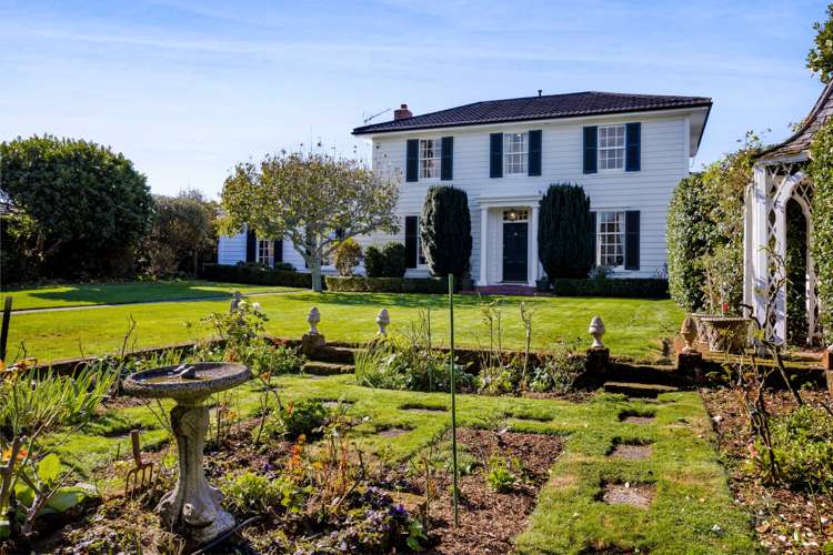 91 Belt Road New Plymouth Central_26