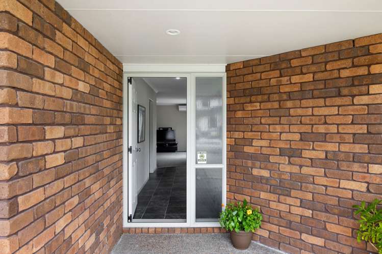 81 Wiltshire Drive Huntington_15