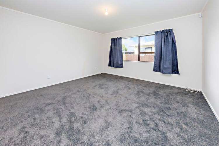 1/6 Hatherley Place Clendon Park_13
