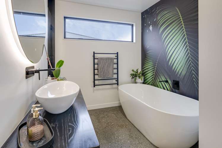 16 Hanworth Road Richmond_18