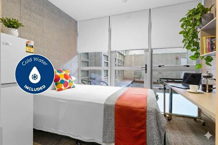 102/133 Beach Road_0