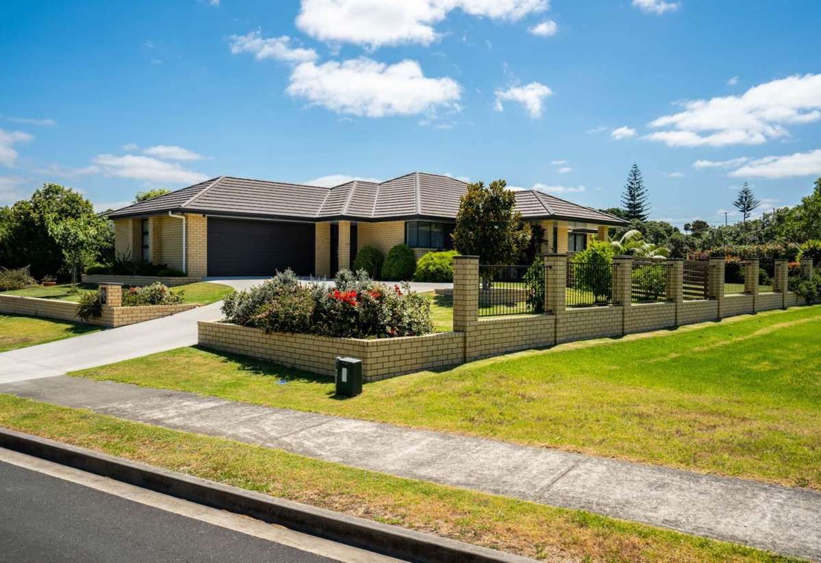 Perfect family home in Ruakaka 1