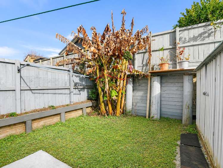 1/61 Cabourne Drive Glenview_15