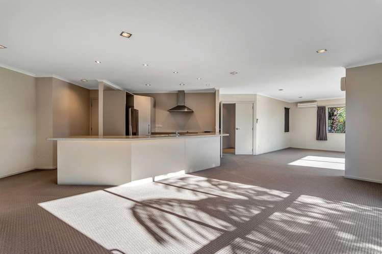 40 Montague Grove Stratford_6
