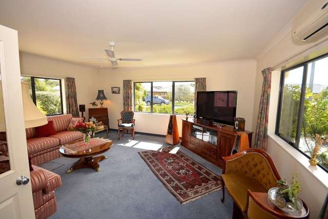 84 Weggery Drive Waikanae Beach_1