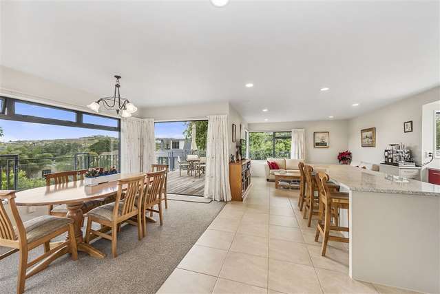 19 River Oaks Place Pukete_2