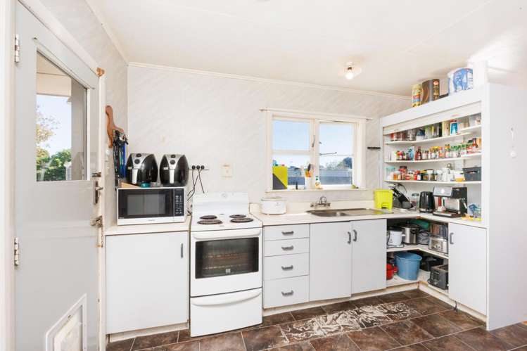 17 Sefton Avenue Highbury_6