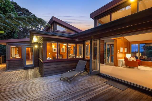 Architectural sanctuary above the sea