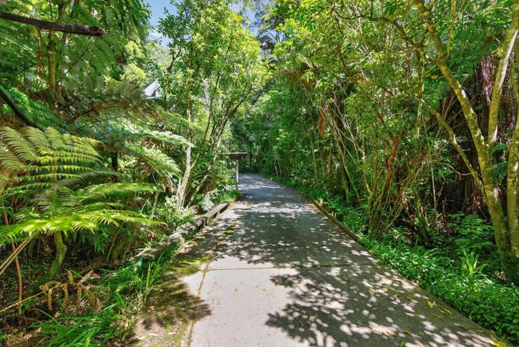 8 Tiniroa Grove Silverstream_28