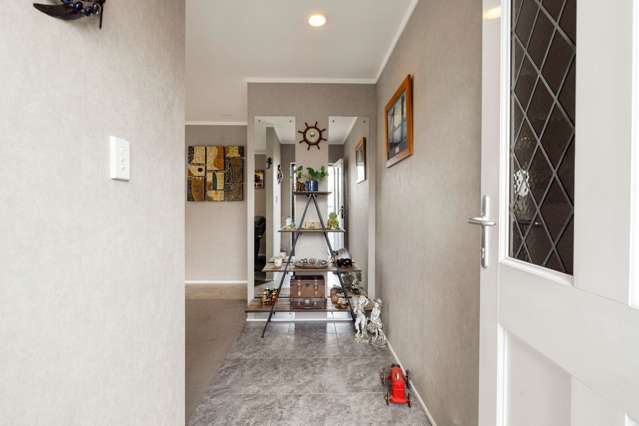 43 Lansdowne Crescent Glenview_2