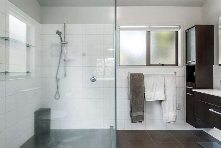 22 Surville Place Mairangi Bay_15