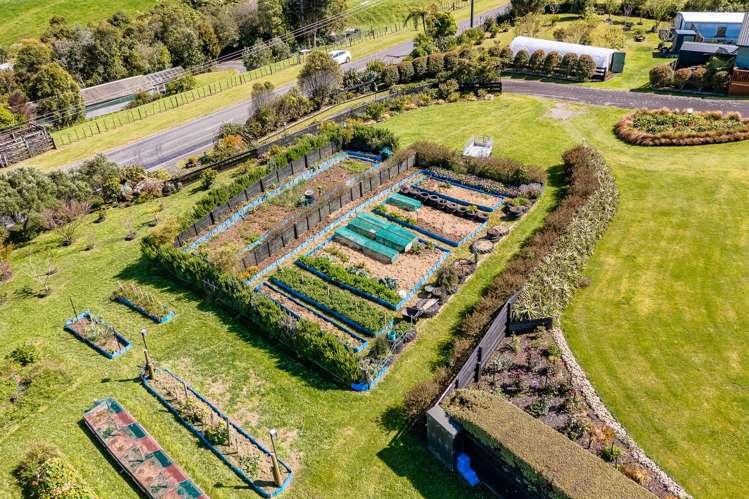 347 Henwood Road Hillsborough_16