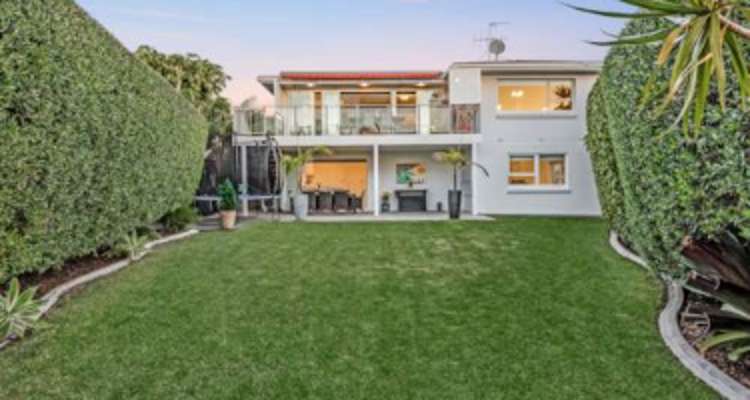 64 Whytehead Crescent_0