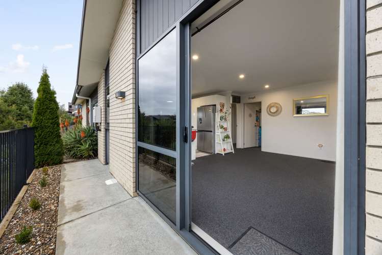 1 Sapling Lane Glenview_11