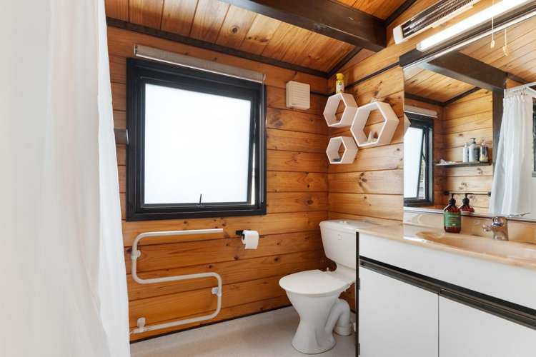 7 Deller Drive Carterton_15