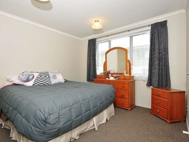 2/82 Clyde Street Hamilton East_5