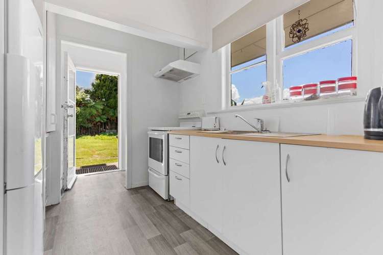 28 Bidois Road Fairy Springs_10