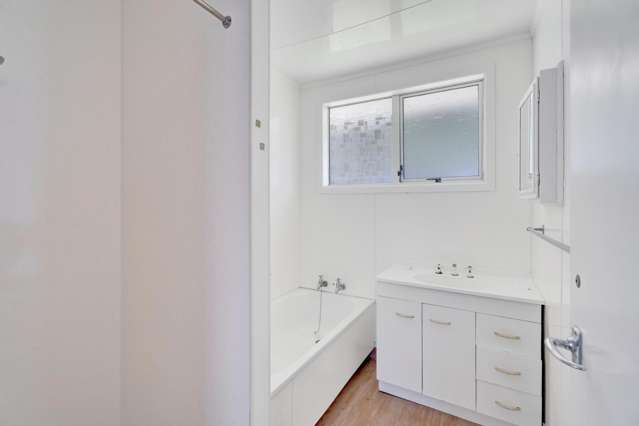 5D Bromley Place Westown_4