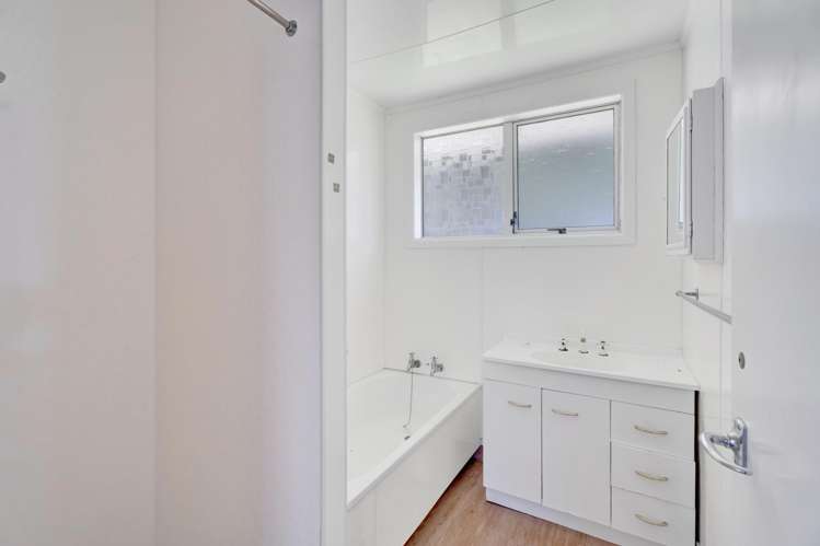 5D Bromley Place Westown_4