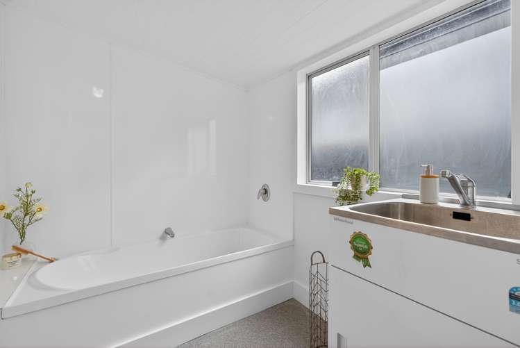 1 Hine Road Wainuiomata_10