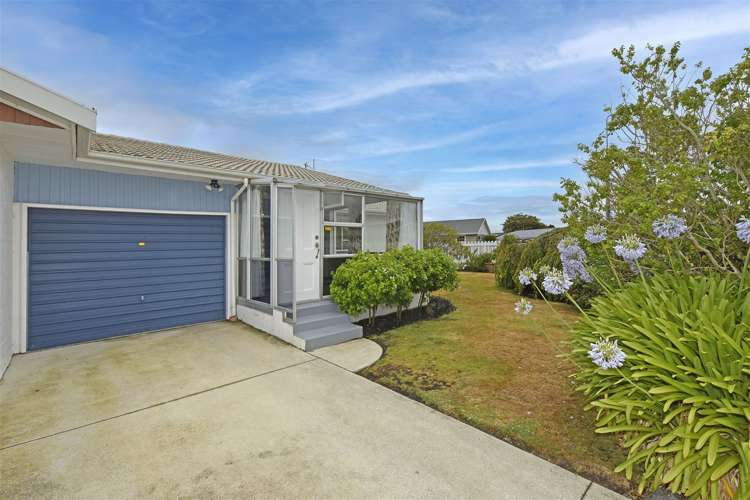 2/2 Loreto Place Hornby_13