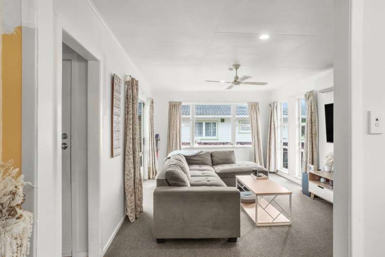 17 Berkeley Road Wainuiomata_1