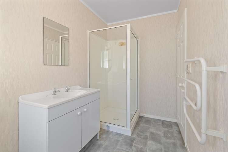 30 Caversham Drive 2612_17