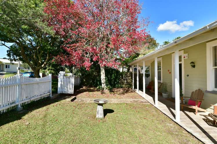 25 Kowhai Street Helensville_38