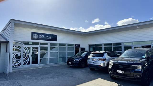 Quality office suite opposite Bayfair