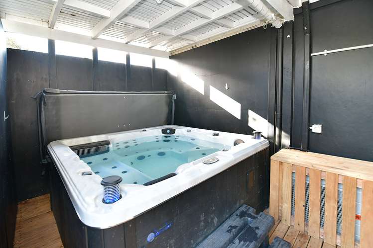 2 Adam Sunde Place Glen Eden_11