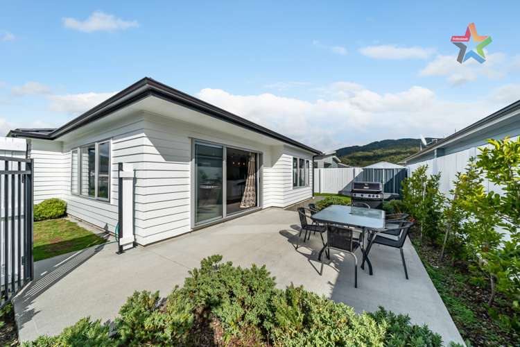 2 Grovedale Square Wainuiomata_18