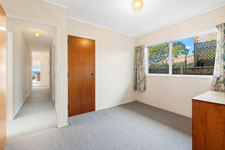 2/1017 Whangaparaoa Road Tindalls Beach_18