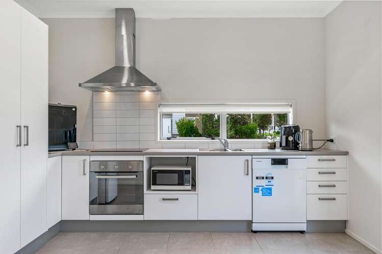 194 Clark Road Hobsonville_10