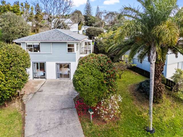 Spacious Family Home on 607m² - Endless Potential