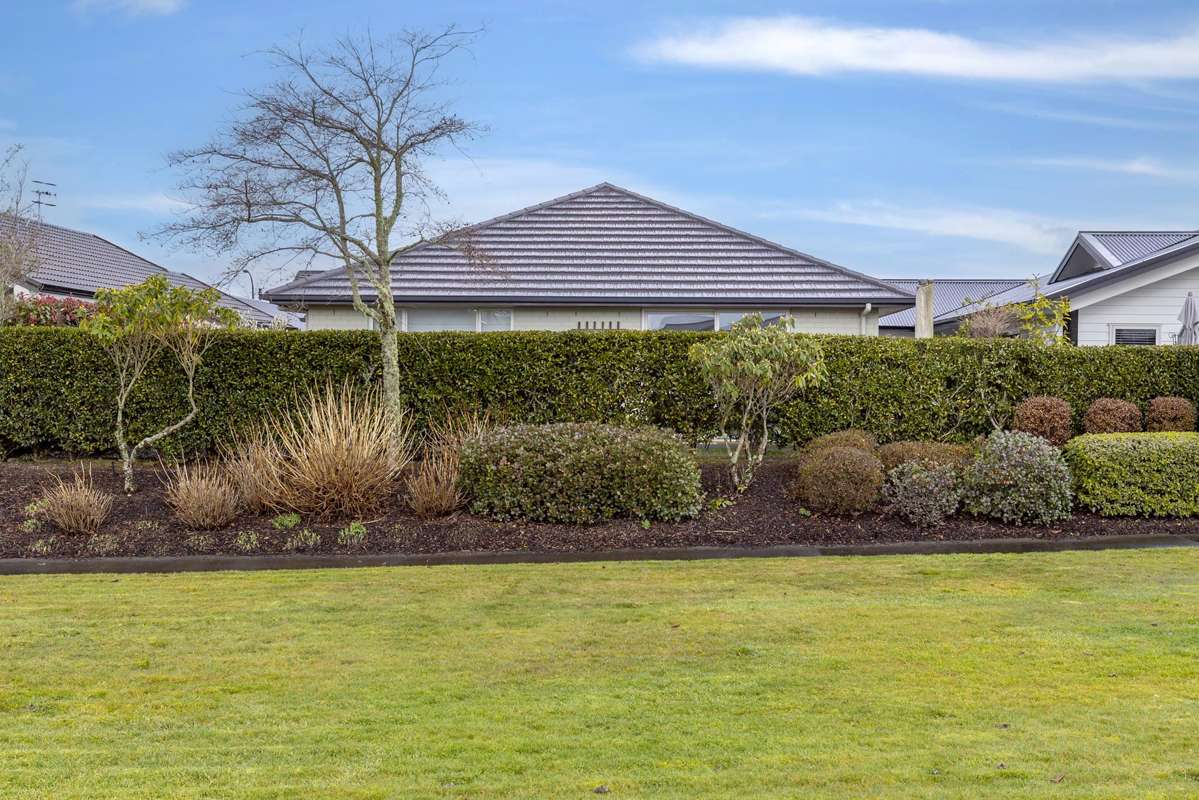 53 Chateau Crescent_0
