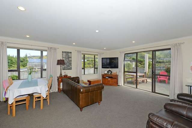 18 Ronald Scott Grove Riverstone Terraces_3