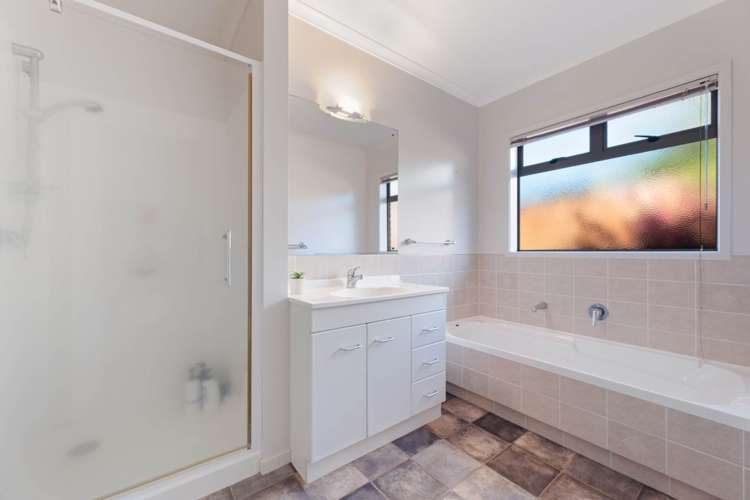 6 McKenna Lane Omokoroa_18