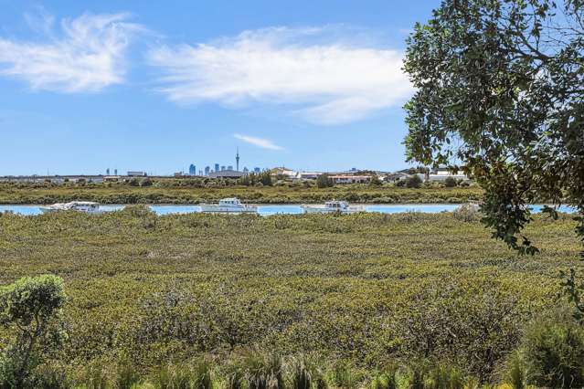 103b Roberts Road Te Atatu South_1