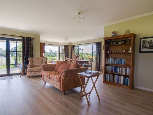 2 Montys Lane Woodside_4