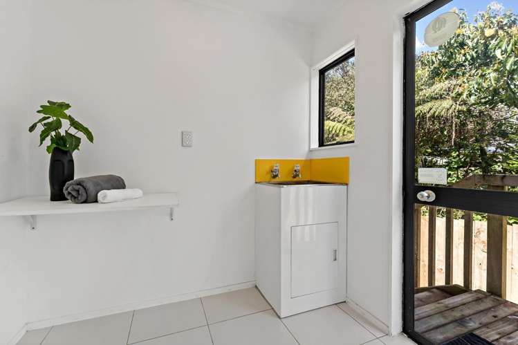 2/298 Glenfield Road Glenfield_13