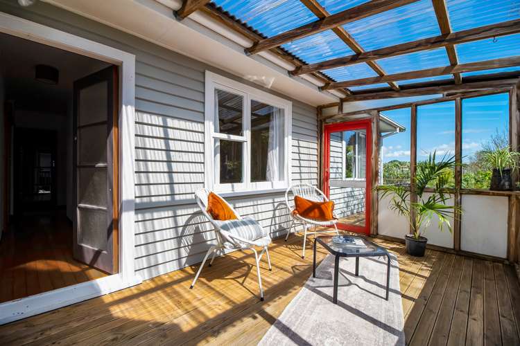 162 Seaview Road Westown_33