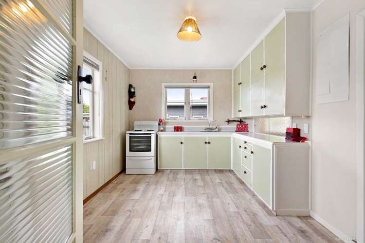 14 Taikata Road Te Atatu Peninsula_9