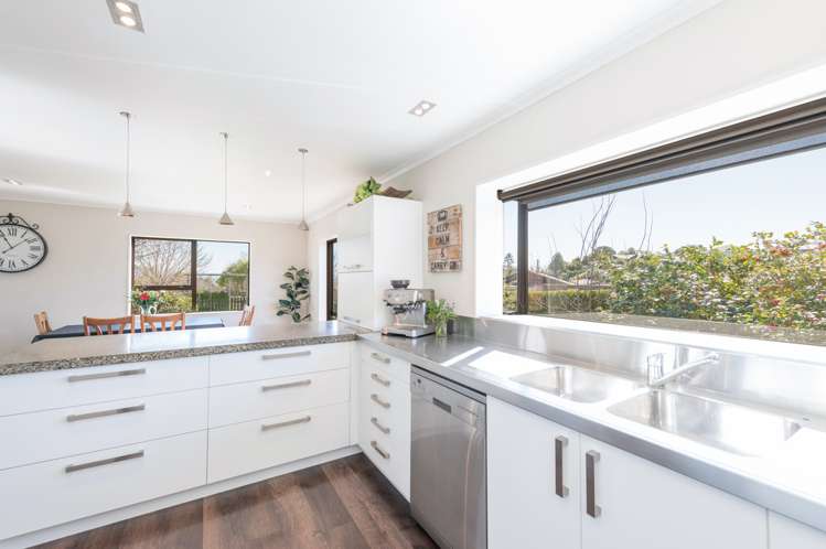 7 Squire Way Richmond_9