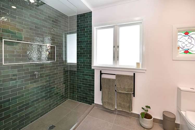 237 Parkhurst Road Parakai_18