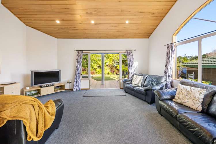 25 Woodfern Crescent Titirangi_9