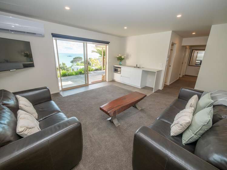 16 Rangikapiti Road Coopers Beach_19