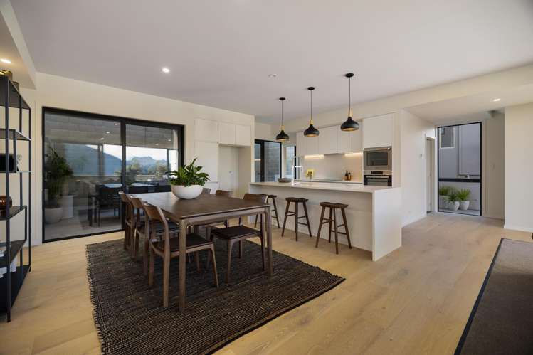 1/14 Vancouver Drive Queenstown Hill_29