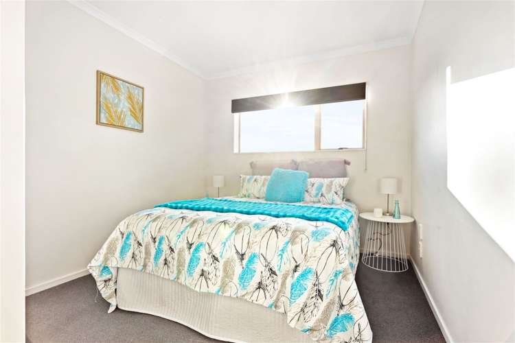 17 Exotic Place Massey_10