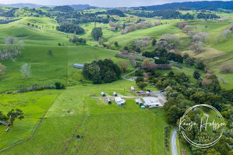 55 Puriri Glade Maungaturoto_18